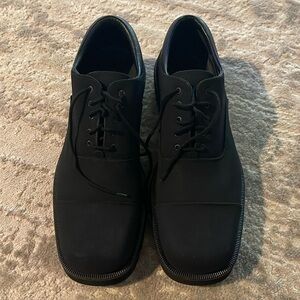 Donald J Pliner - Men’s Casual Shoe